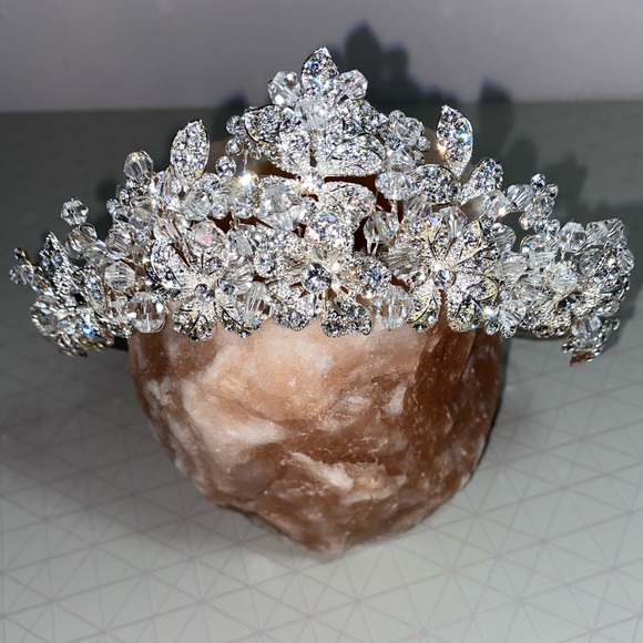 Bridal Crystal Tiara - Picture 4 of 12